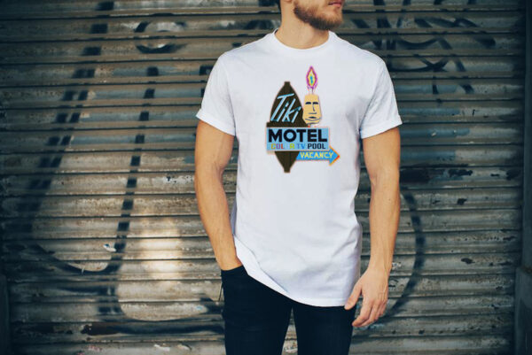 Tiki Motel in Tuscon Arizona: Vintage neon sign unisex softstyle T-shirt