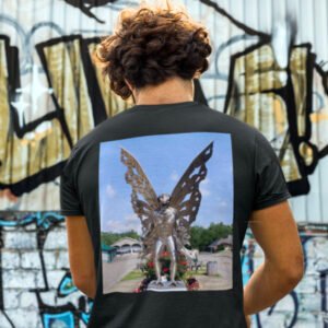Mothman Statue in Point Pleasant tee - West Virginia